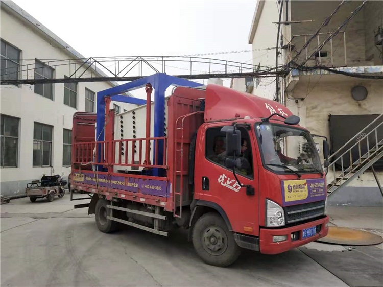 方形搖擺篩發(fā)貨現(xiàn)場