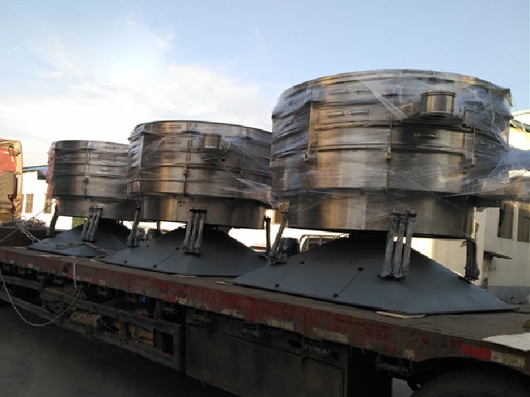 圓形搖擺篩發(fā)貨現(xiàn)場