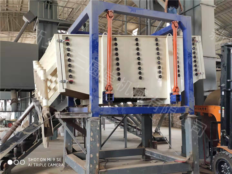 方形搖擺篩現(xiàn)場(chǎng)